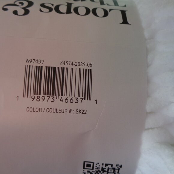 Loops & Threads Sweet Snuggles Lite White Yarn 1 Skein 218 yds - Picture 3 of 3